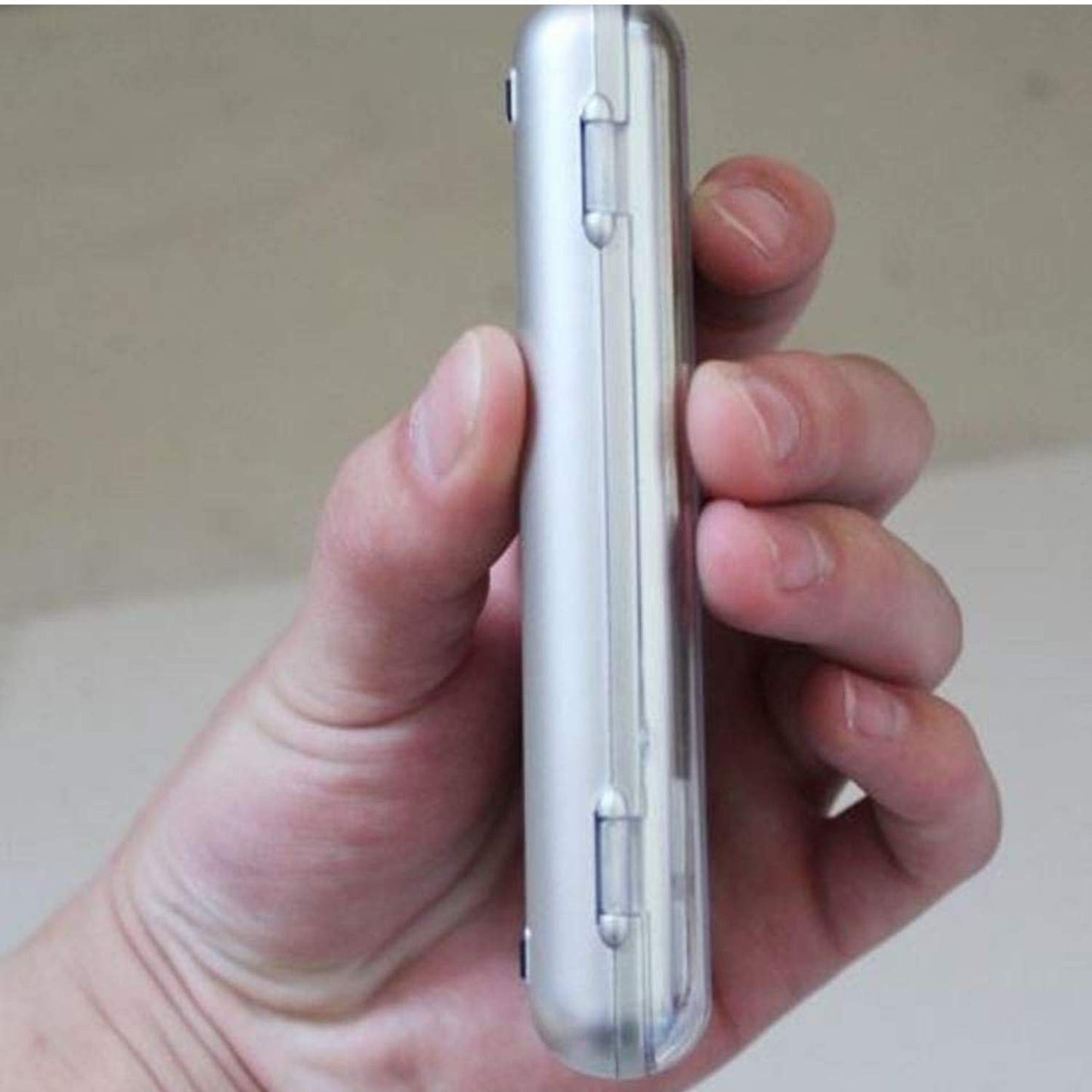 Pocket scale with 5 weighing modes including g, oz, ozt, ct, and gn
